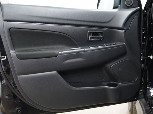 Used 2025 Mitsubishi Outlander Sport AWD image 16