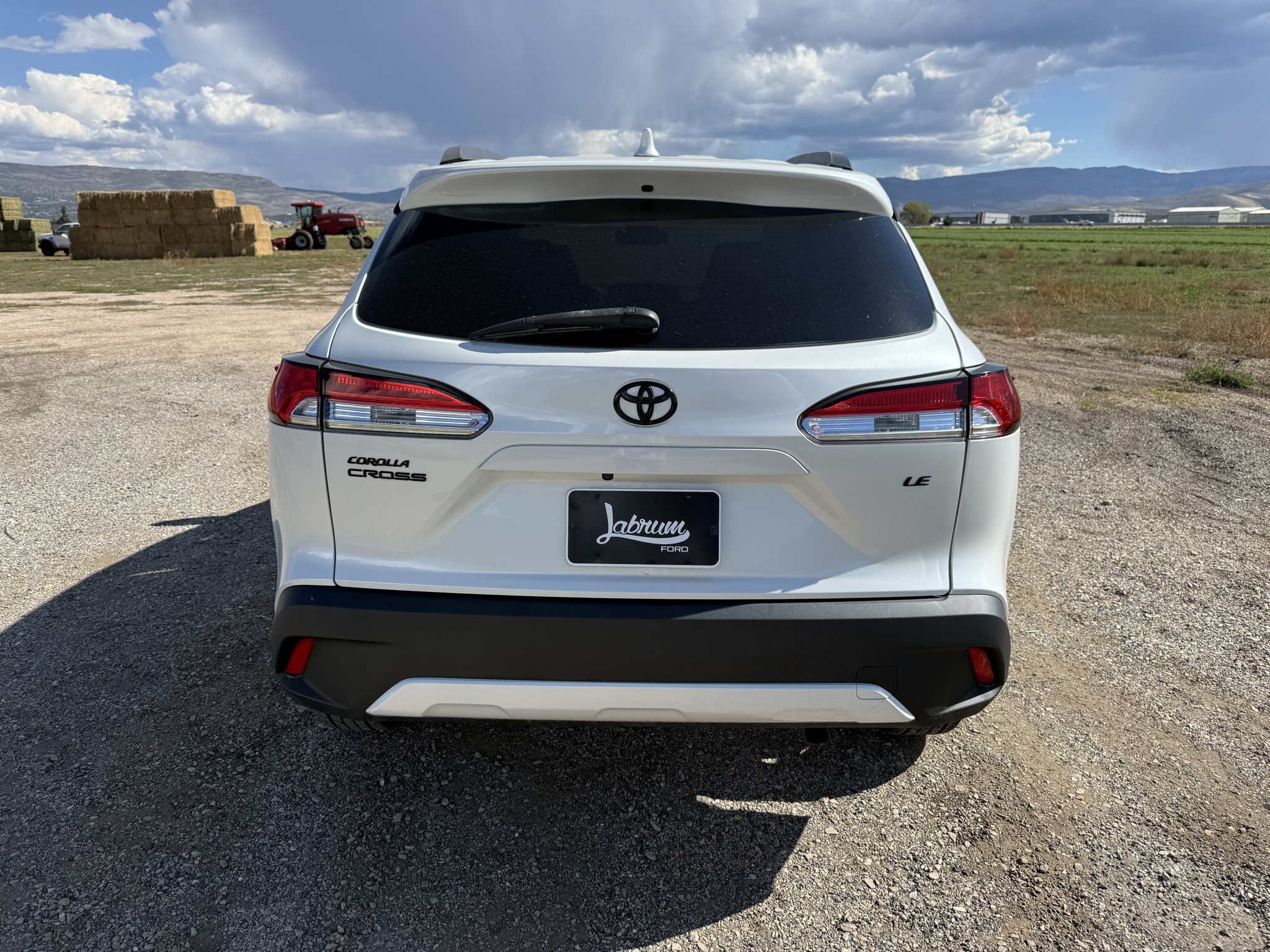 Used 2022 Toyota Corolla Cross LE w/ Black Badges Package (TMS) FWD image 6