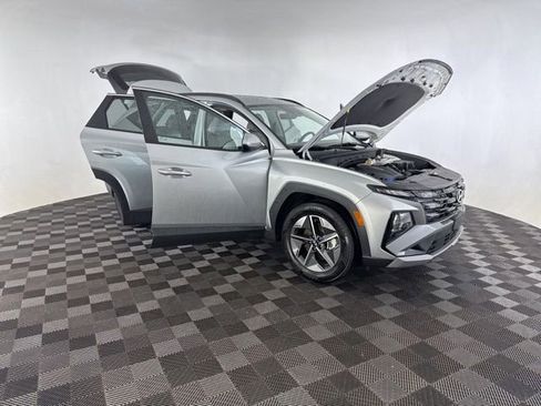 Used 2025 Hyundai Tucson SEL FWD image 15