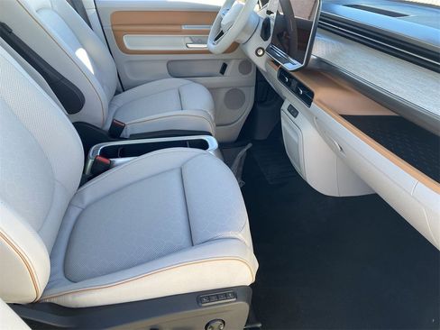 New 2025 Volkswagen ID. Buzz Pro S Plus image 8