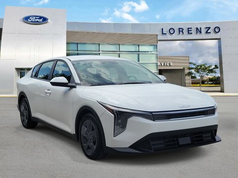 Used 2025 Kia K4 FWD image 3
