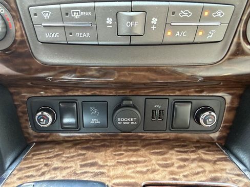 Used 2018 Nissan Armada Platinum w/ Captain Seat Package RWD image 30