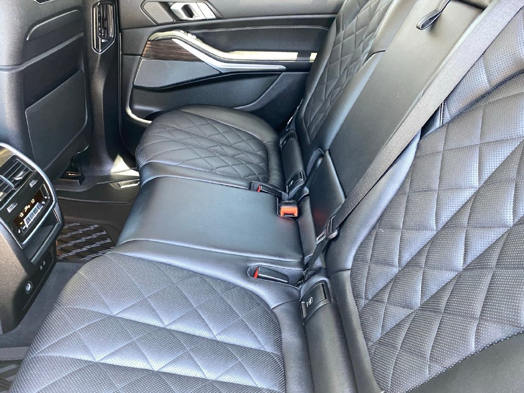 Used 2024 BMW X7 xDrive40i AWD/4WD image 14
