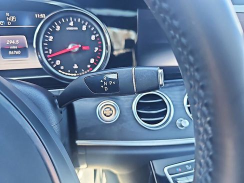 Used 2017 Mercedes-Benz E 300 image 21