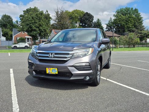 Used 2018 Honda Pilot EX image 1