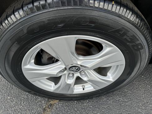 Used 2019 Toyota RAV4 XLE image 7