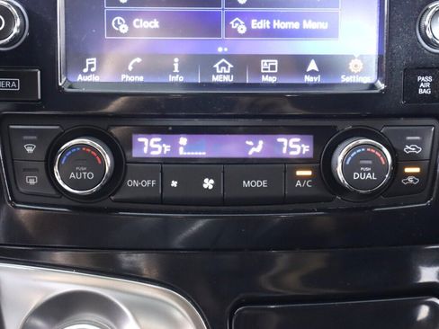 Used 2018 Nissan Maxima Platinum FWD image 23