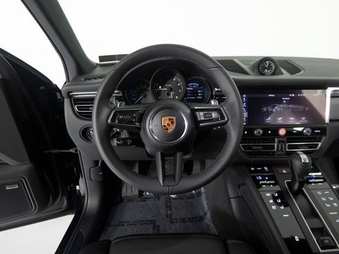 New 2026 Porsche Macan AWD/4WD image 18