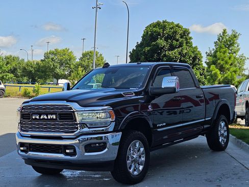 Used 2024 RAM 2500 Limited AWD/4WD image 3