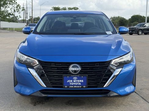 Used 2025 Nissan Sentra SV FWD image 3