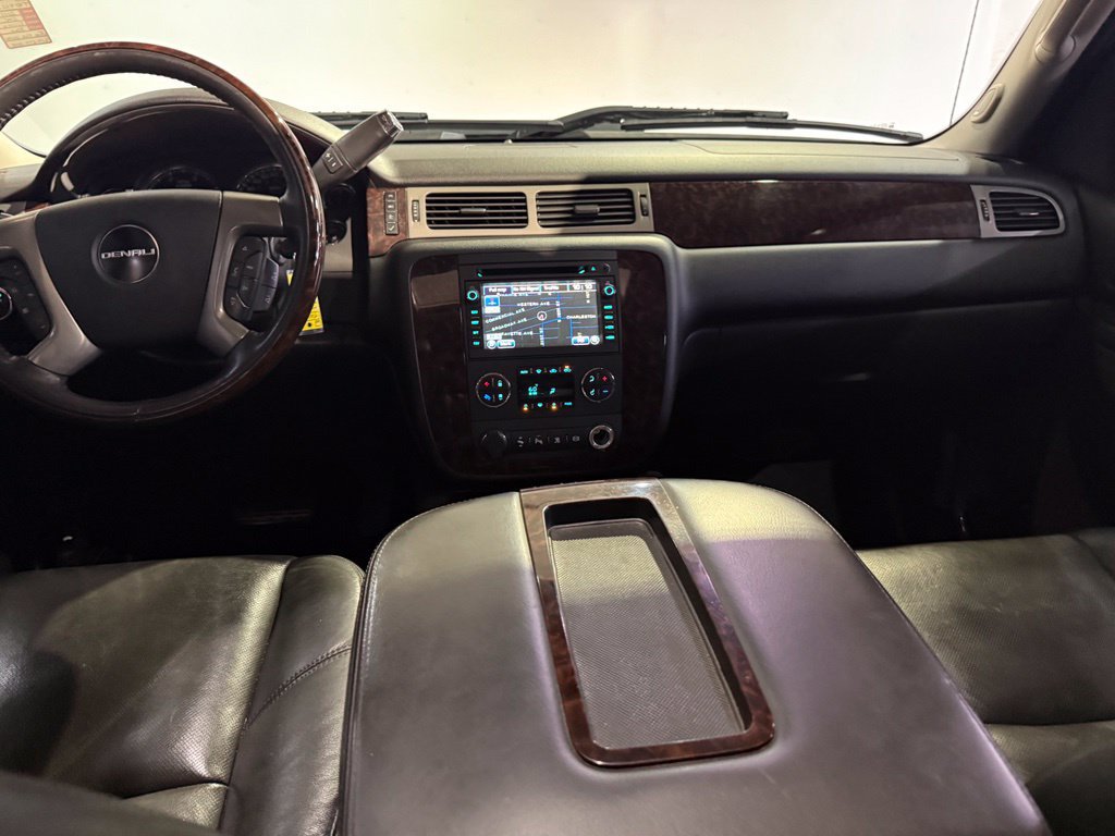 Used 2011 GMC Sierra 2500 Denali w/ Suspension Package, Off-Road AWD/4WD image 20