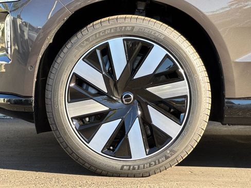 New 2025 Volvo EX90 Plus w/ Protection Package Premier image 25