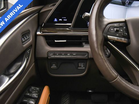 Used 2022 Cadillac Escalade ESV Premium Luxury image 38