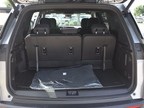 New 2026 Chevrolet Traverse LT w/ LPO, Floor Liner Package FWD image 18