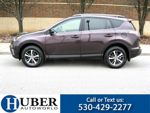 Used 2018 Toyota RAV4 XLE image 2