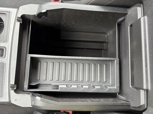 Used 2018 Ford F150 XLT w/ Equipment Group 302A Luxury AWD/4WD image 39