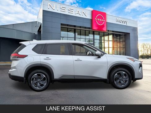 Certified 2025 Nissan Rogue SV image 6