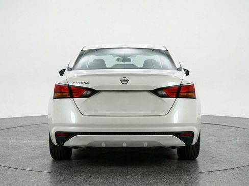 Used 2025 Nissan Altima 2.5 SV image 7
