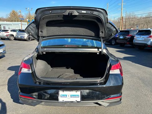 Used 2023 Hyundai Elantra SEL w/ Convenience Package image 11