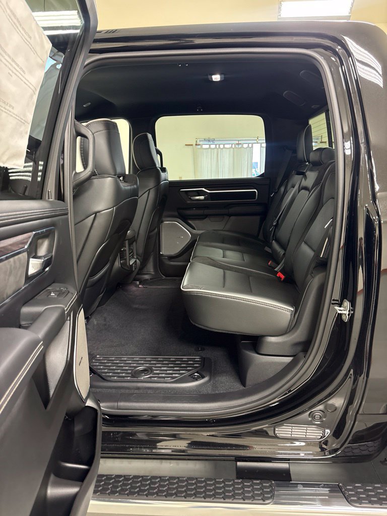 New 2027 RAM 1500 Laramie AWD/4WD image 17