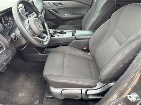 Used 2024 Nissan Rogue S image 17