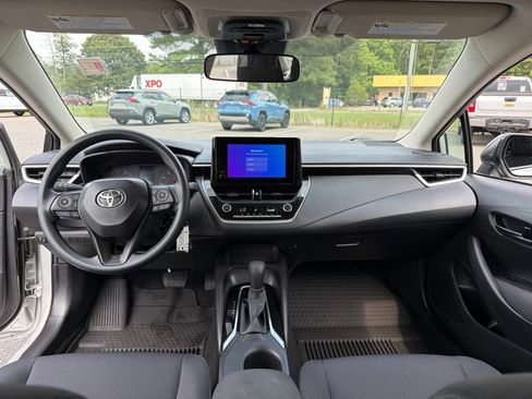 Used 2025 Toyota Corolla LE FWD image 8