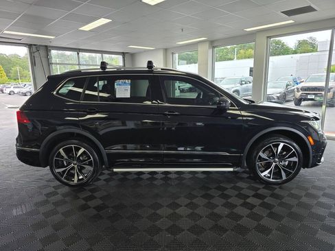 Used 2023 Volkswagen Tiguan SEL R-Line AWD/4WD image 2