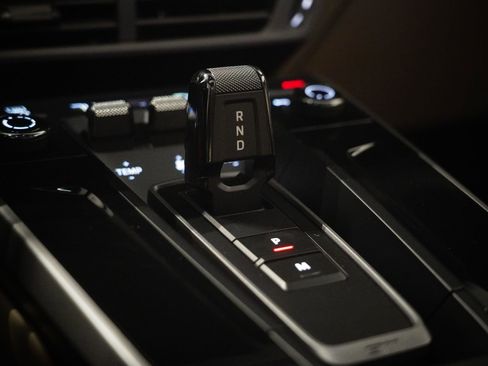 Used 2025 Porsche 911 Carrera image 30