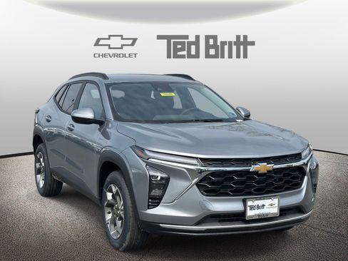 New 2026 Chevrolet Trax LT w/ Driver Confidence Package FWD image 3