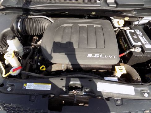Used 2012 RAM C/V w/ UConnect Hands-Free Group FWD image 10