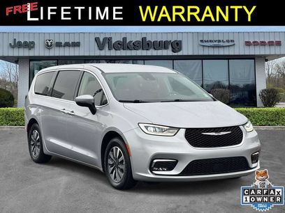 Used 2023 Chrysler Pacifica Touring-L