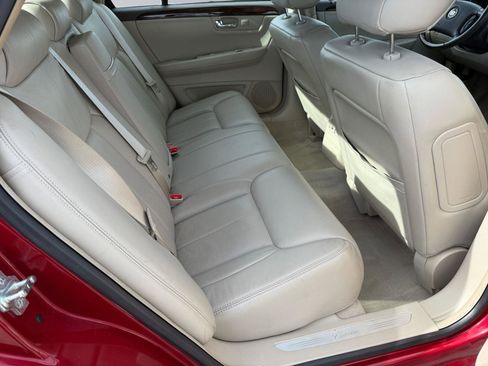 Used 2009 Cadillac DTS w/ Trunk Convenience Package image 12