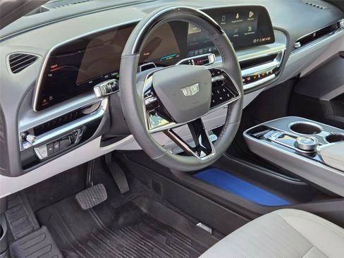 Used 2024 Cadillac Lyriq Luxury w/ LPO, Floor Liner Package AWD/4WD image 10
