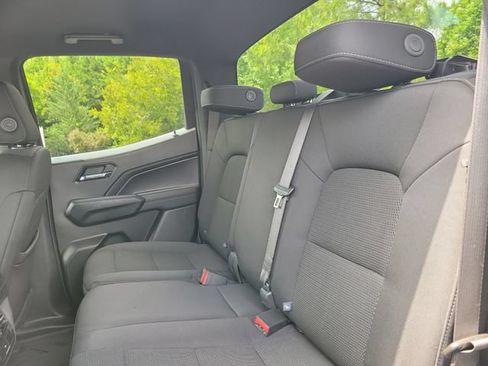 Used 2023 Chevrolet Colorado LT RWD image 9