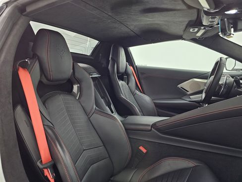 Used 2021 Chevrolet Corvette Stingray Premium Conv w/ Battery Protection Package image 19