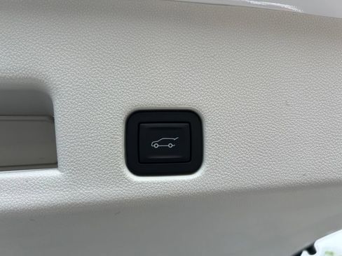 New 2026 GMC Acadia Denali w/ Super Cruise Package FWD image 44