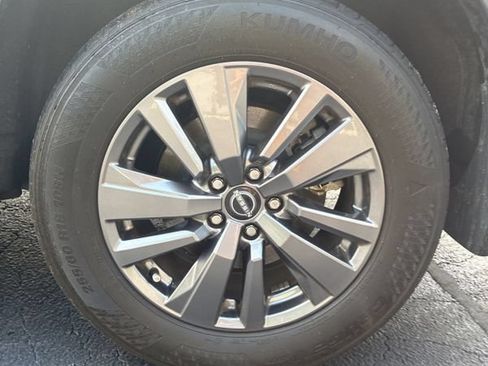 Used 2023 Nissan Pathfinder SV w/ SV Premium Package FWD image 12