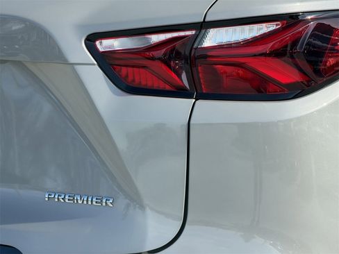 Certified 2022 Chevrolet Blazer Premier w/ Enhanced Convenience Package image 7