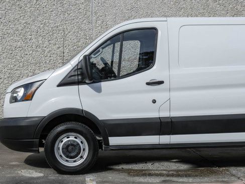 Used 2019 Ford Transit 250 130 Low Roof image 16