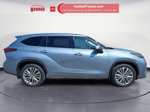 Used 2022 Toyota Highlander Platinum AWD/4WD image 7