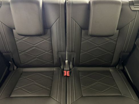 Used 2025 Volkswagen Atlas SE image 15