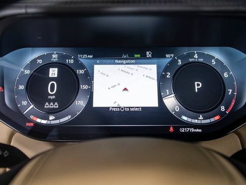 Used 2025 Land Rover Range Rover SE AWD/4WD image 25