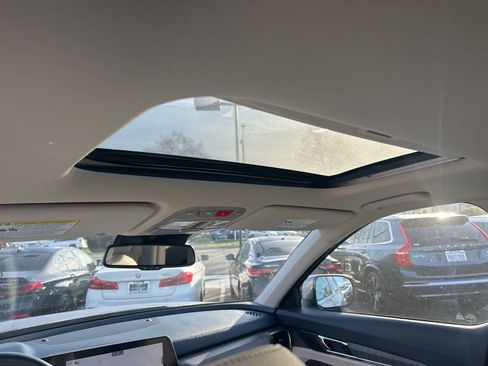 Used 2024 Kia Telluride EX w/ EX Captain's Chair Package image 25