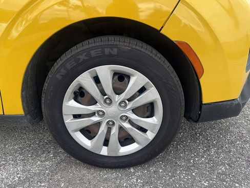 Used 2020 Kia Soul LX FWD image 10