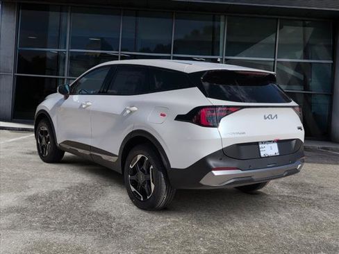 New 2026 Kia Sportage S image 3
