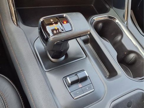 Used 2024 GMC Sierra 1500 AT4 w/ AT4 Premium Package image 15