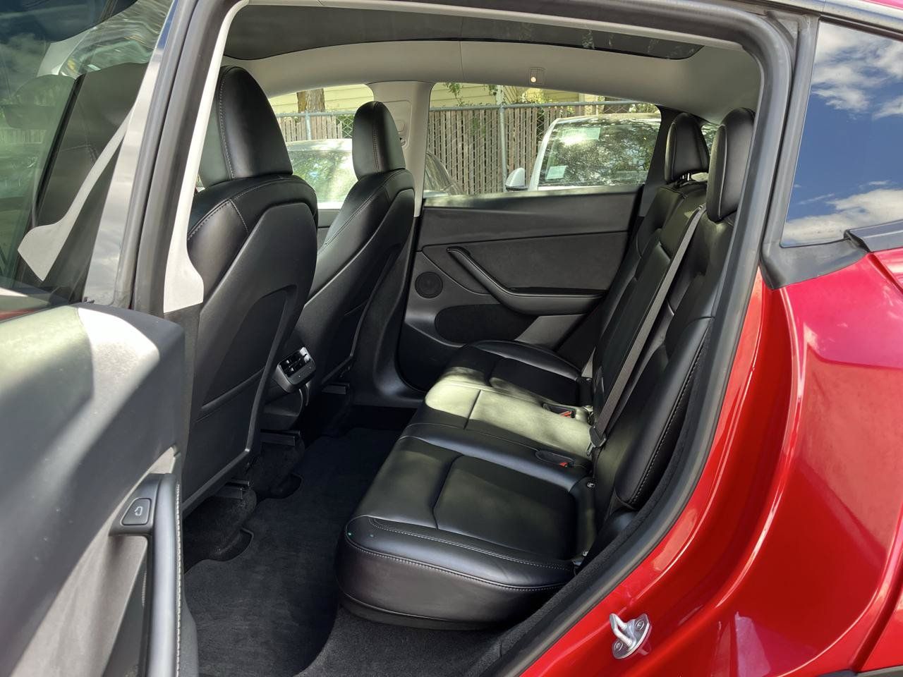 Used 2023 Tesla Model Y Long Range AWD/4WD image 18