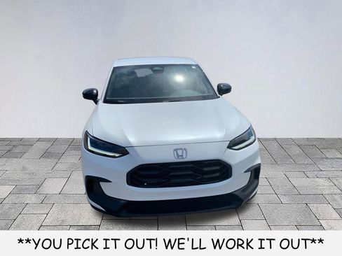 Used 2023 Honda HR-V Sport image 2