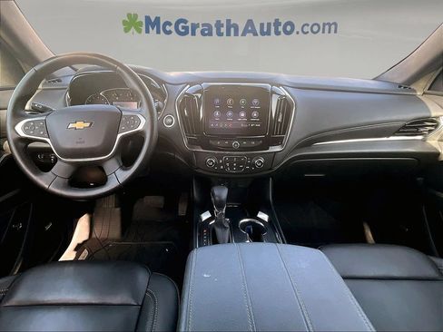 Used 2023 Chevrolet Traverse LT w/ LT Premium Package AWD/4WD image 9