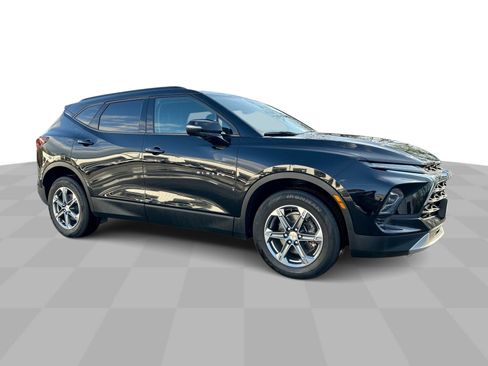 Certified 2023 Chevrolet Blazer LT AWD/4WD image 2